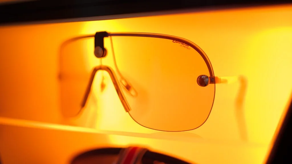 photo of a pair of glasses 