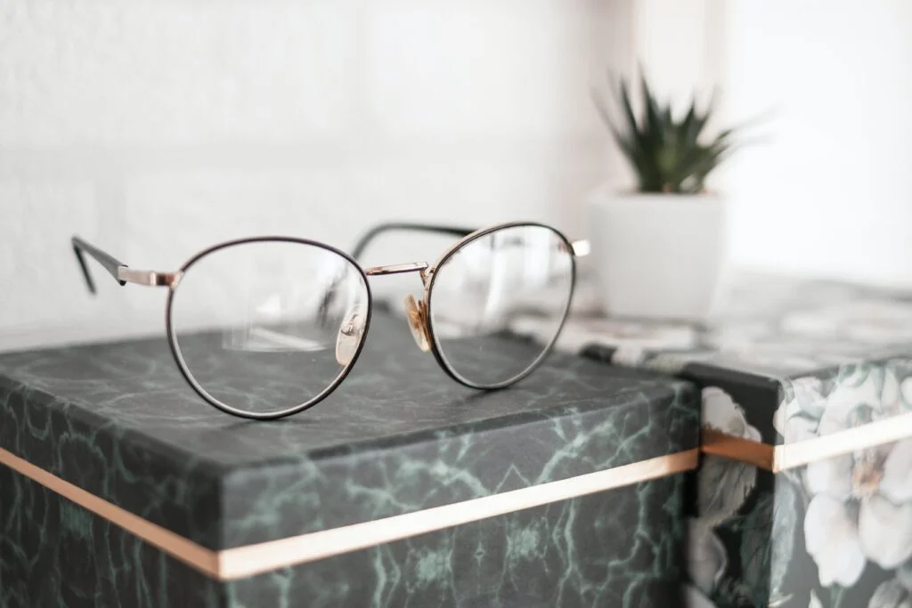 photo of a pair of eyeglasses