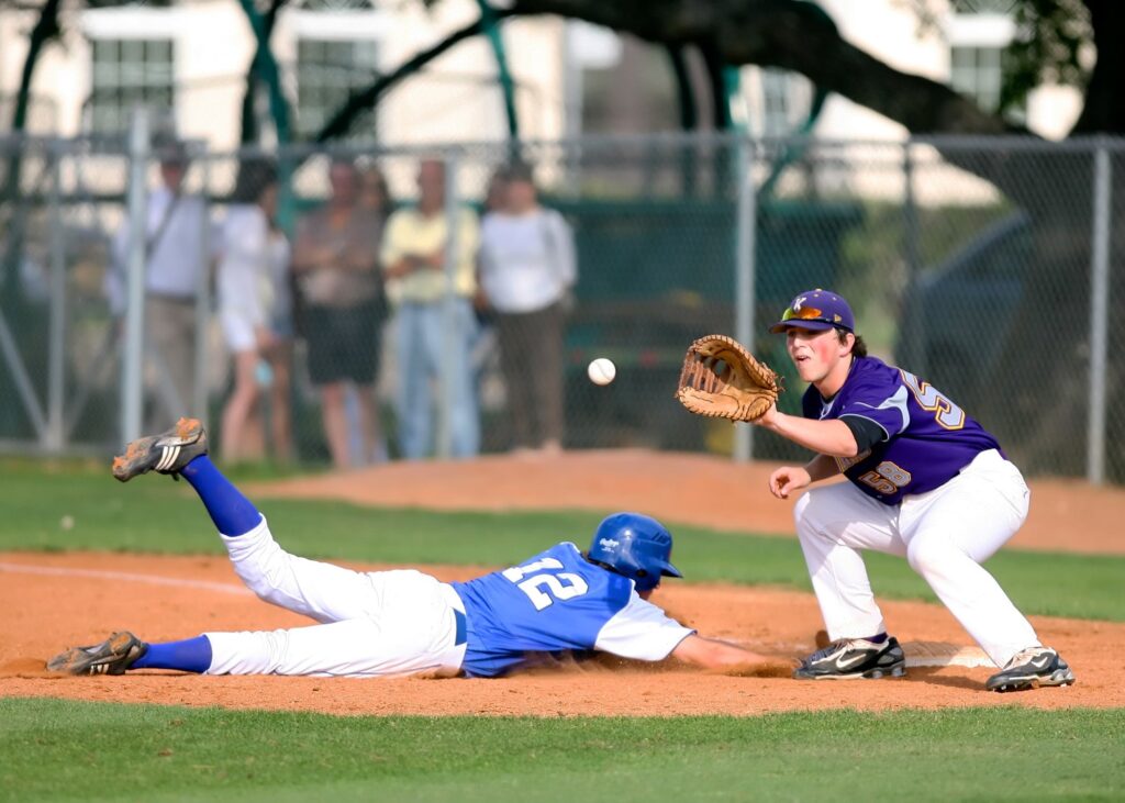 photo of a baseball game