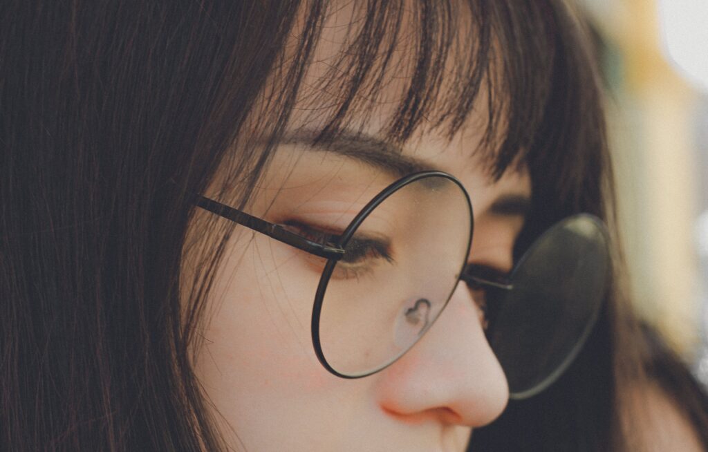 photo of a woman wearing eyeglasses